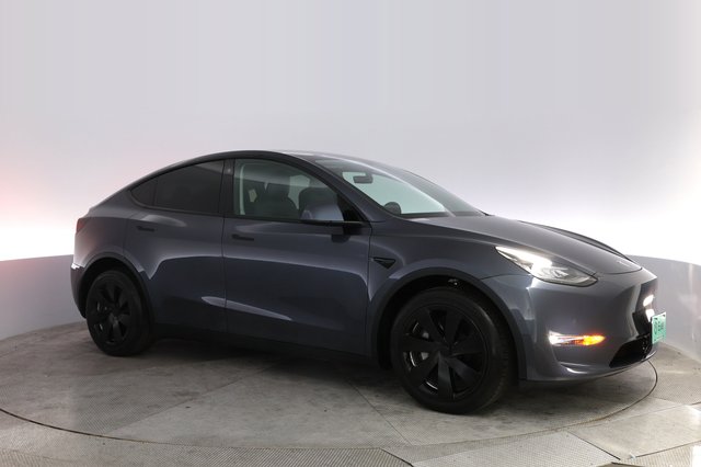 2021 Tesla Model Y — photo 11 of 21