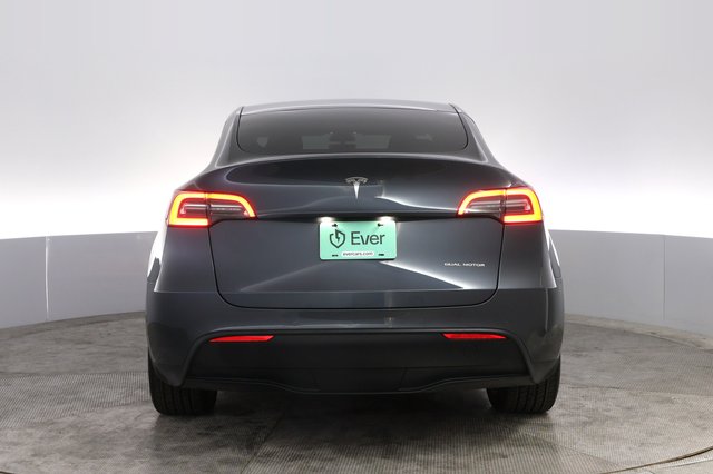 2021 Tesla Model Y — photo 12 of 21