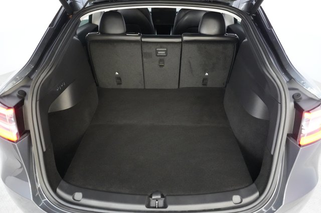 2021 Tesla Model Y — photo 6 of 21