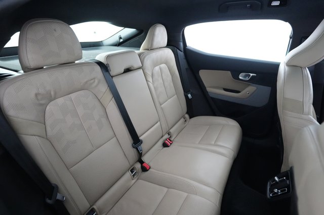 2022 Polestar 2 — photo 4 of 21
