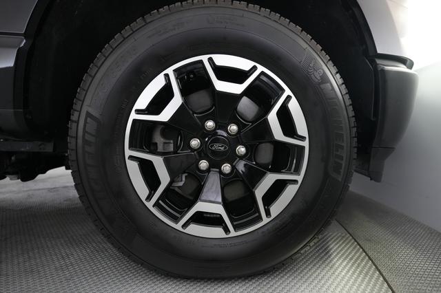 2023 Ford F-150 Lightning — photo 10 of 15