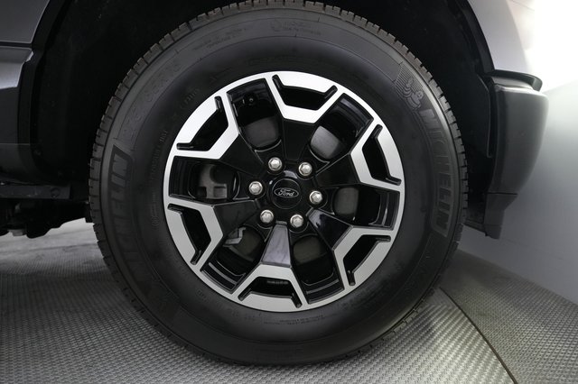 2023 Ford F-150 Lightning — photo 10 of 15