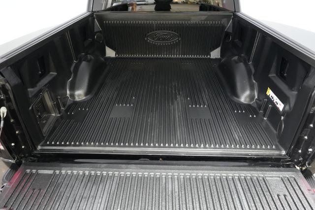 2023 Ford F-150 Lightning — photo 6 of 15