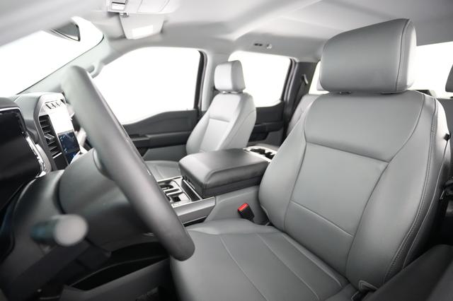 2023 Ford F-150 Lightning — photo 3 of 15