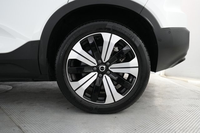 2023 Volvo XC40 Recharge — photo 7 of 21