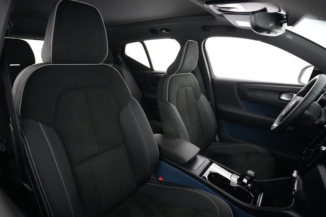 2023 Volvo XC40 Recharge — photo 18 of 21