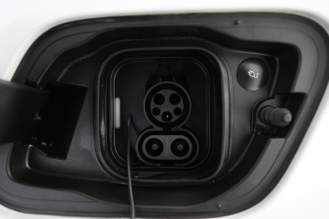 2023 Volvo XC40 Recharge — photo 8 of 21