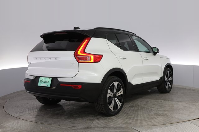 2023 Volvo XC40 Recharge — photo 2 of 21