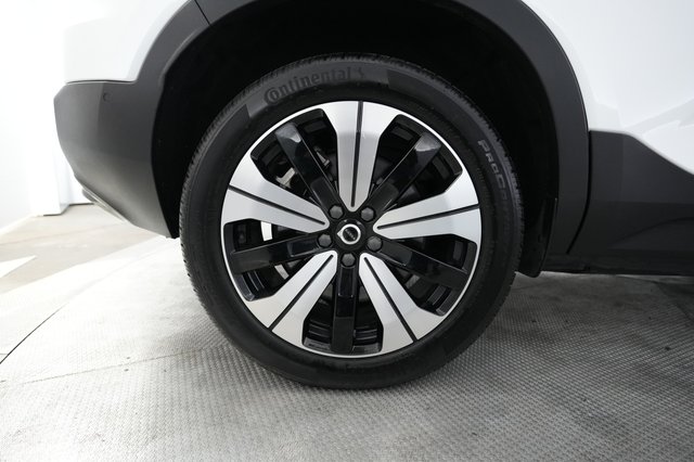 2023 Volvo XC40 Recharge — photo 17 of 21