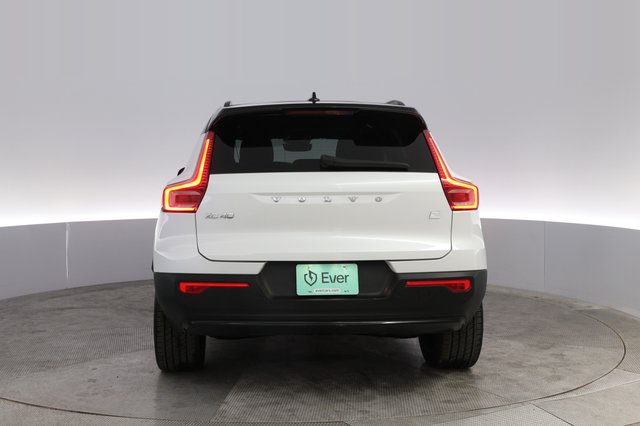 2023 Volvo XC40 Recharge — photo 12 of 21
