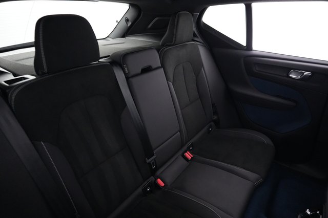 2023 Volvo XC40 Recharge — photo 4 of 21