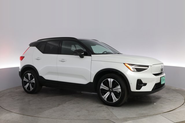 2023 Volvo XC40 Recharge — photo 11 of 21