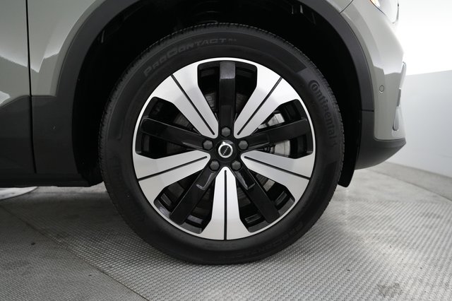 2023 Volvo XC40 Recharge — photo 16 of 21