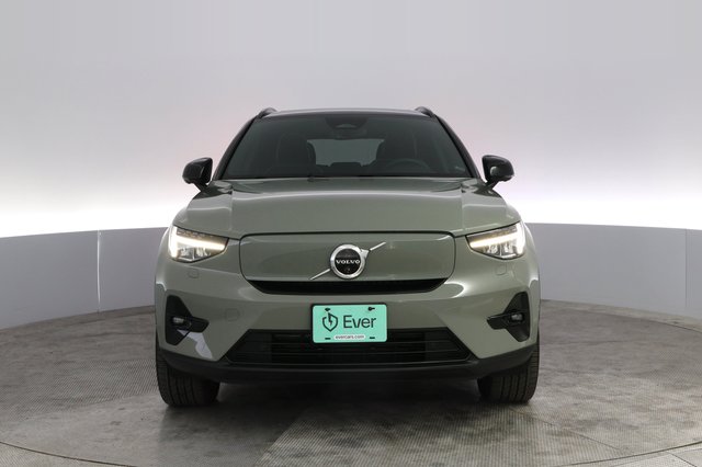 2023 Volvo XC40 Recharge — photo 9 of 21