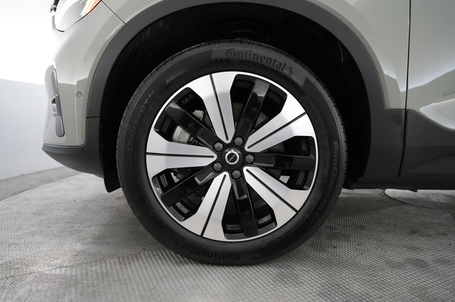2023 Volvo XC40 Recharge — photo 15 of 21
