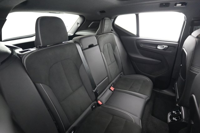 2023 Volvo XC40 Recharge — photo 4 of 21