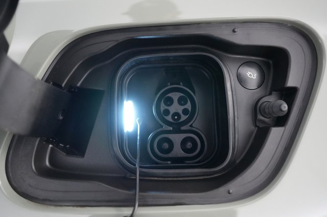 2023 Volvo XC40 Recharge — photo 8 of 21