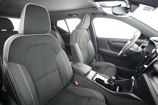 2023 Volvo XC40 Recharge — photo 18 of 21