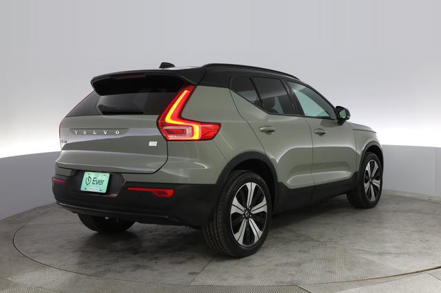 2023 Volvo XC40 Recharge — photo 2 of 21