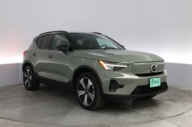 2023 Volvo XC40 Recharge — photo 10 of 21