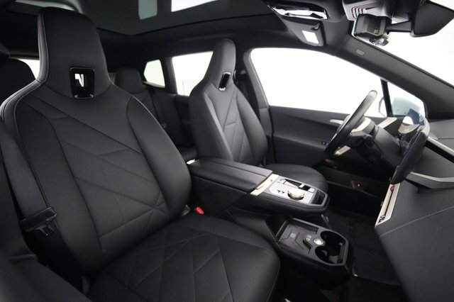 2023 BMW iX — photo 18 of 20