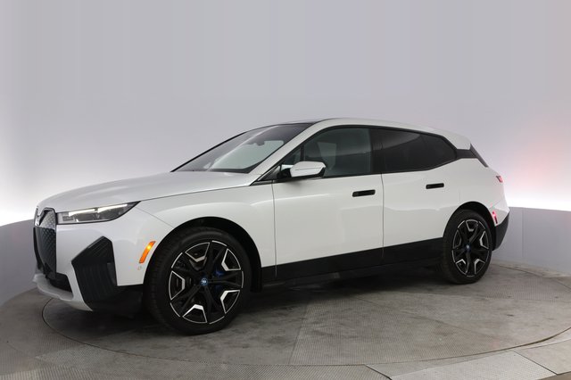 2023 BMW iX — photo 14 of 20