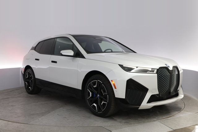 2023 BMW iX — photo 10 of 20