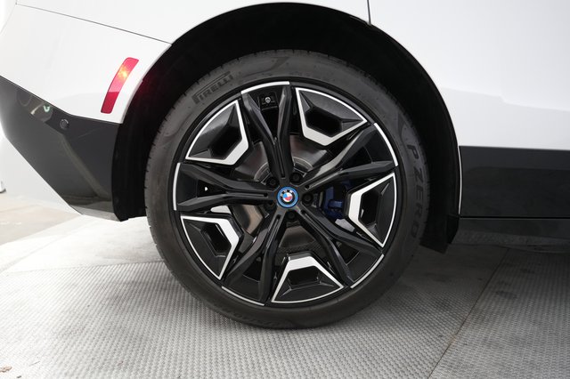 2023 BMW iX — photo 17 of 20