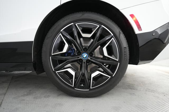 2023 BMW iX