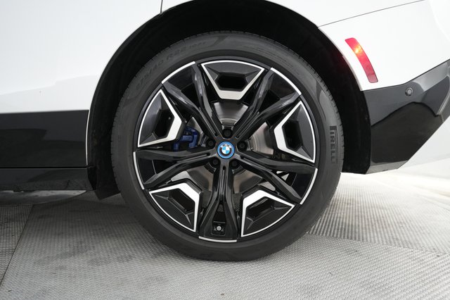 2023 BMW iX — photo 7 of 20