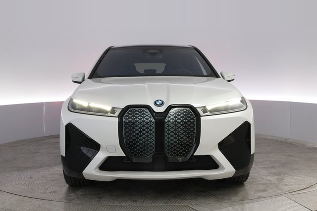 2023 BMW iX — photo 9 of 20