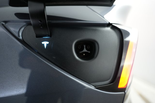 2023 Tesla Model Y — photo 8 of 21