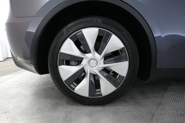 2023 Tesla Model Y — photo 15 of 21