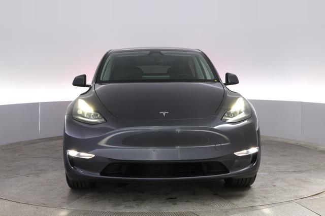 2023 Tesla Model Y — photo 9 of 21