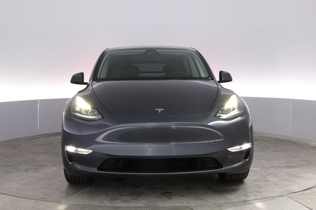 2023 Tesla Model Y — photo 9 of 21