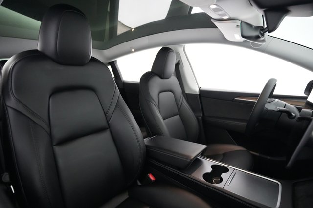 2023 Tesla Model Y — photo 18 of 21