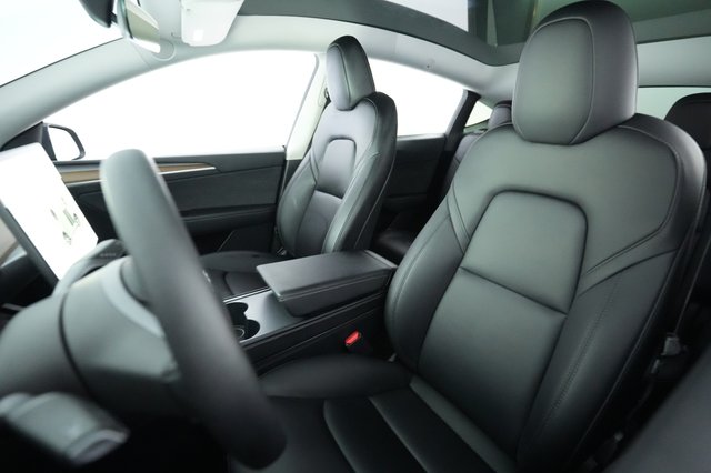 2023 Tesla Model Y — photo 3 of 21