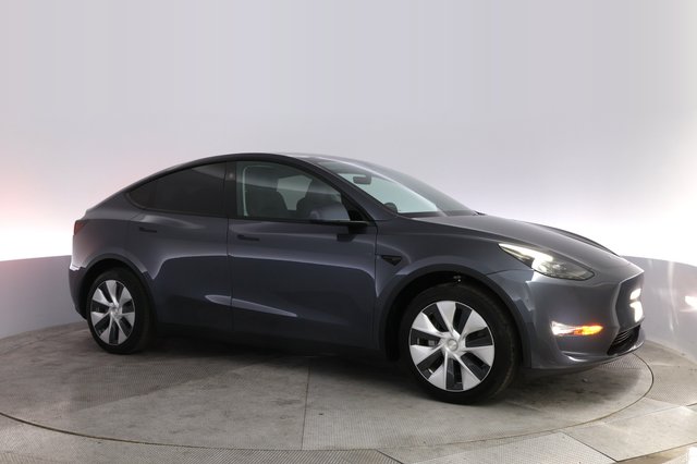 2023 Tesla Model Y — photo 11 of 21