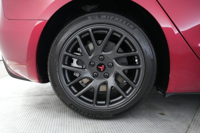 2025 Tesla Model 3 — photo 17 of 21