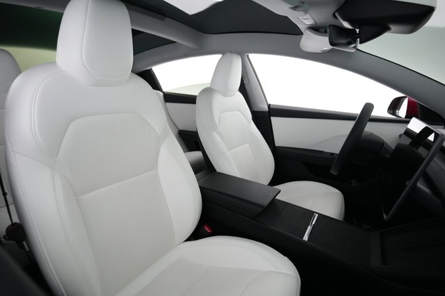 2025 Tesla Model 3 — photo 18 of 21