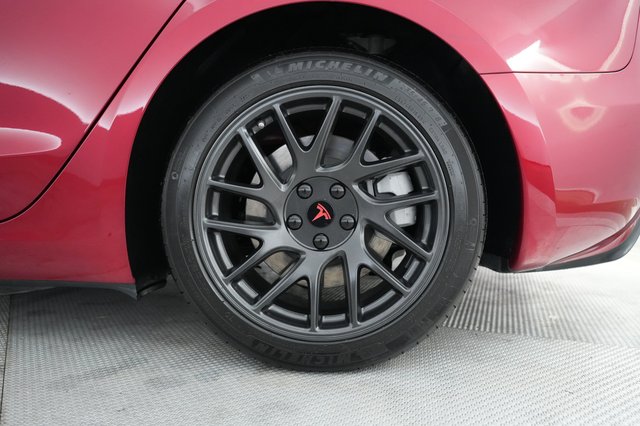 2025 Tesla Model 3 — photo 7 of 21