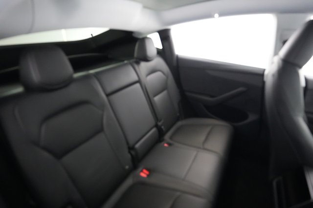 2026 Tesla Model Y — photo 4 of 21