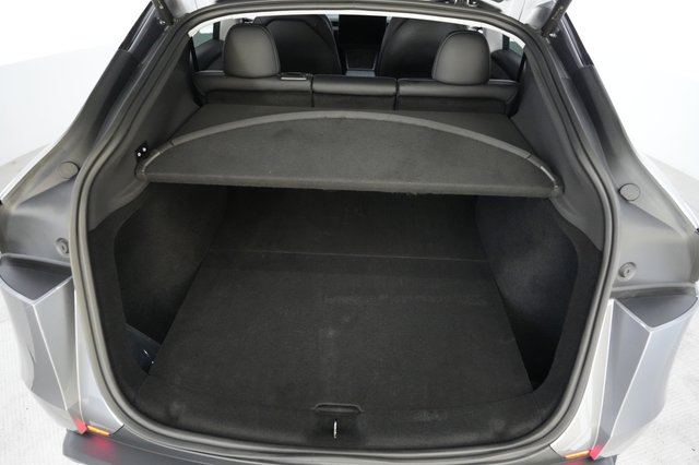 2026 Tesla Model Y — photo 6 of 21
