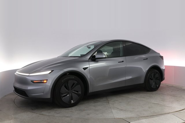 2026 Tesla Model Y — photo 14 of 21