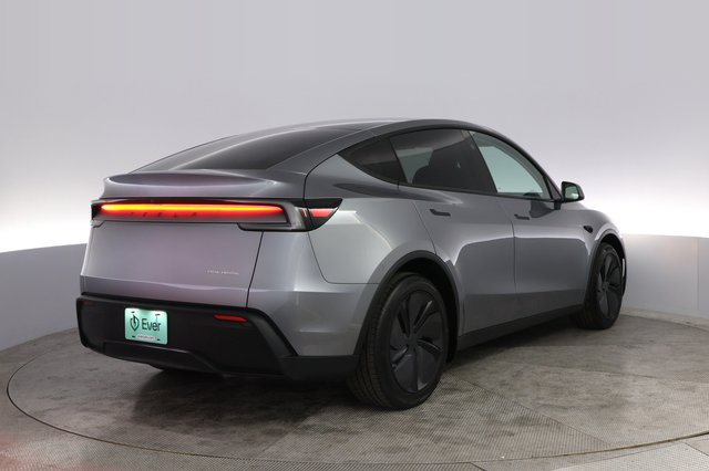 2026 Tesla Model Y — photo 2 of 21