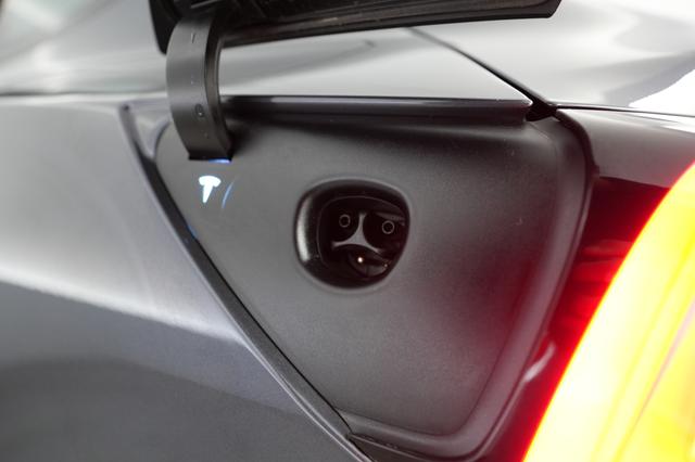 2022 Tesla Model 3 — photo 8 of 21