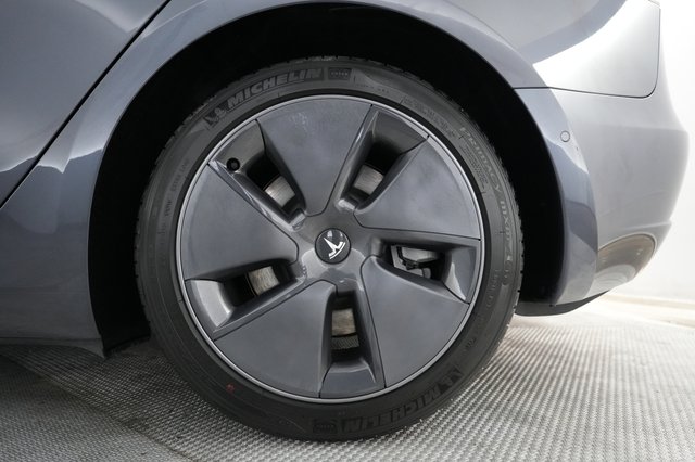 2022 Tesla Model 3 — photo 16 of 21
