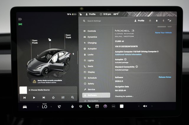 2022 Tesla Model 3 — photo 5 of 21