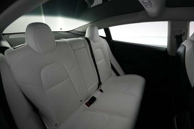 2022 Tesla Model 3 — photo 4 of 21