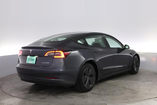2022 Tesla Model 3 — photo 2 of 21